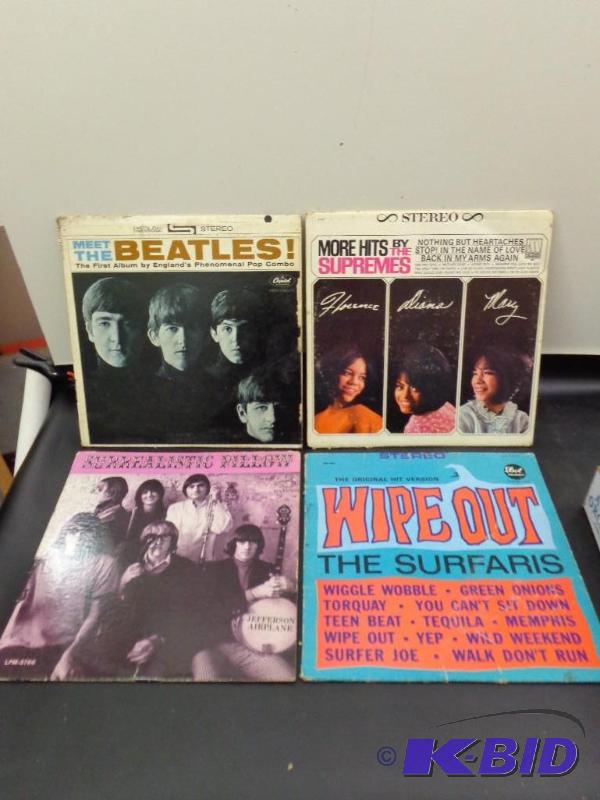 lot 192 image: Stack of Vinyl Records Meet The Beatles ...