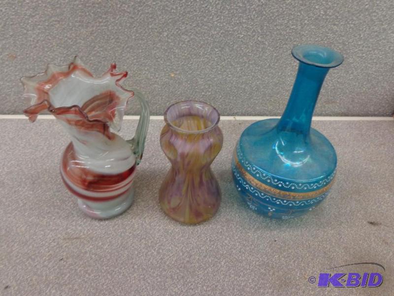 lot 38 image: 3 Glass Flower Vases (1) Blown Glass Vase 5 3...