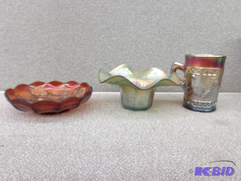 lot 44 image: 3 Piece Glass 1 Cup & 2 Dishes Cup 4"...