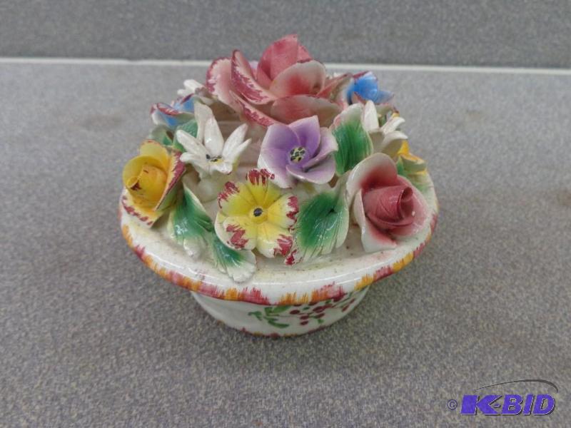 lot 80 image: Ceramic Bowl wOuter Cast Flower Lid Made in ...