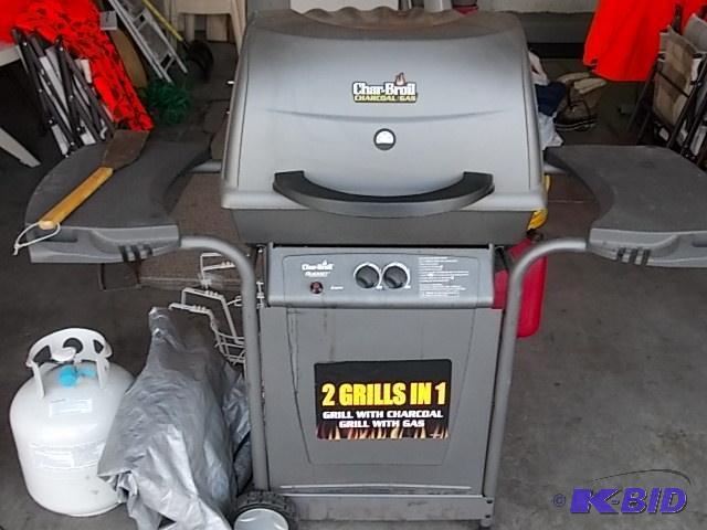 Charbroil&nbspCharcoal-OR-Gas Grill With 2-P...
