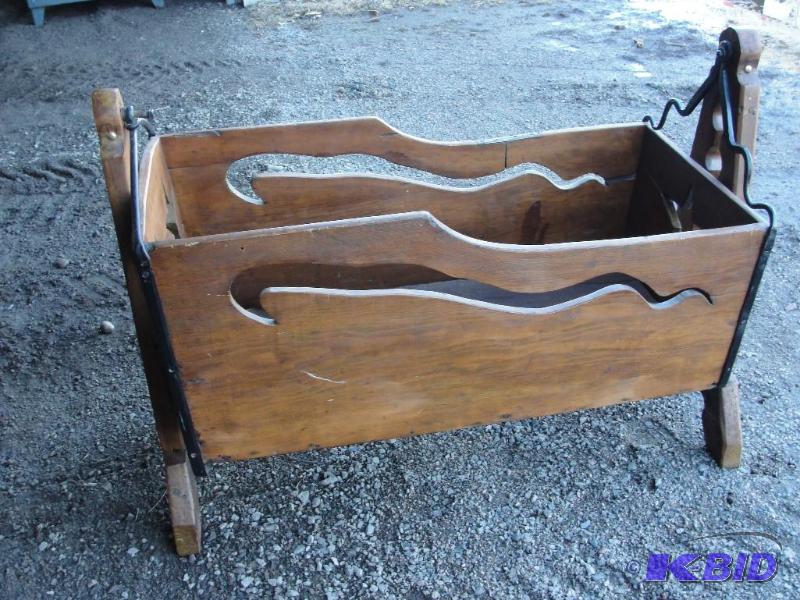 lot 5 image: cradle