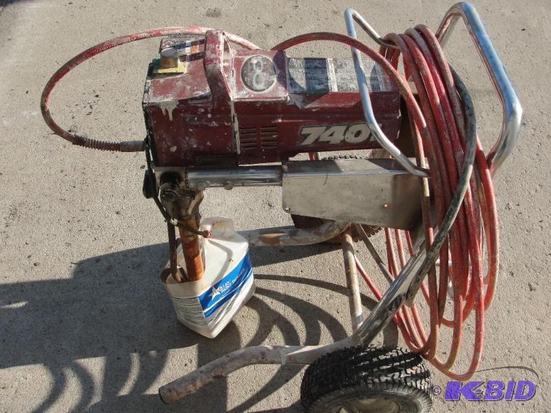 lot 9 image: TITAN SPRAYER Needs new packings ands seals...