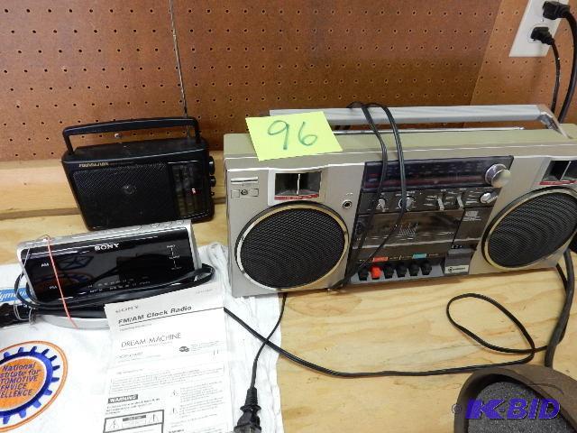 3 Radios