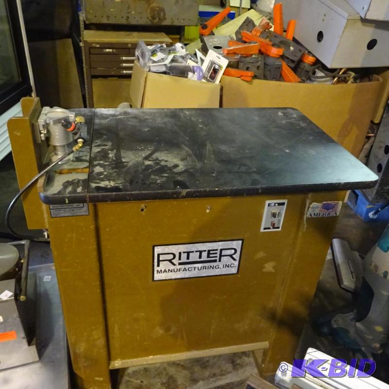 lot 1 image: Ritter R-200 pocket drill. 110 volt with air ...