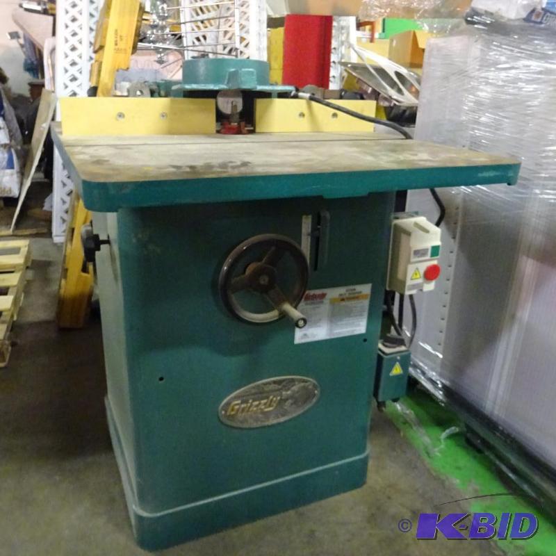lot 6 image: Grizzly G102 3 hp shaper. 220 volt single pha...