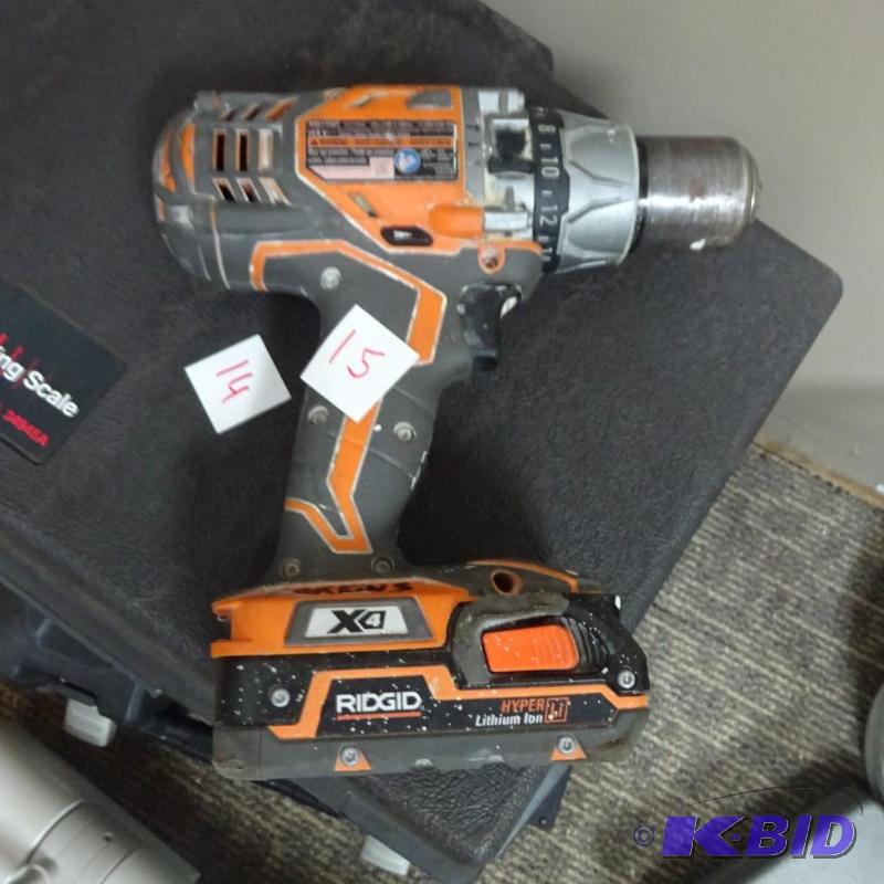 Ridgid 18 volt drill. R8611501. 12 with batt...