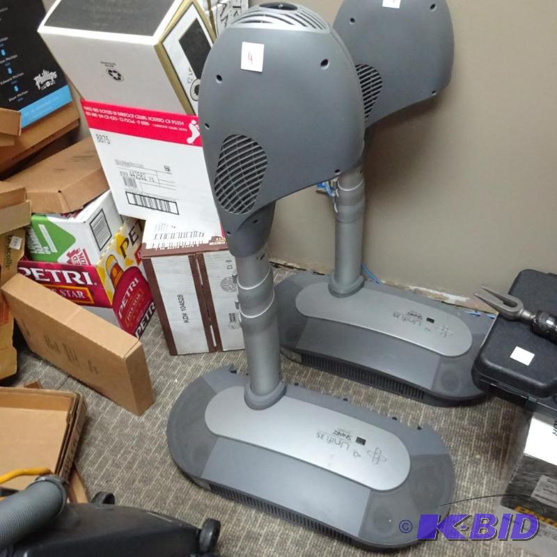 Smart Tech Uniti 35 projector. No power suppl...