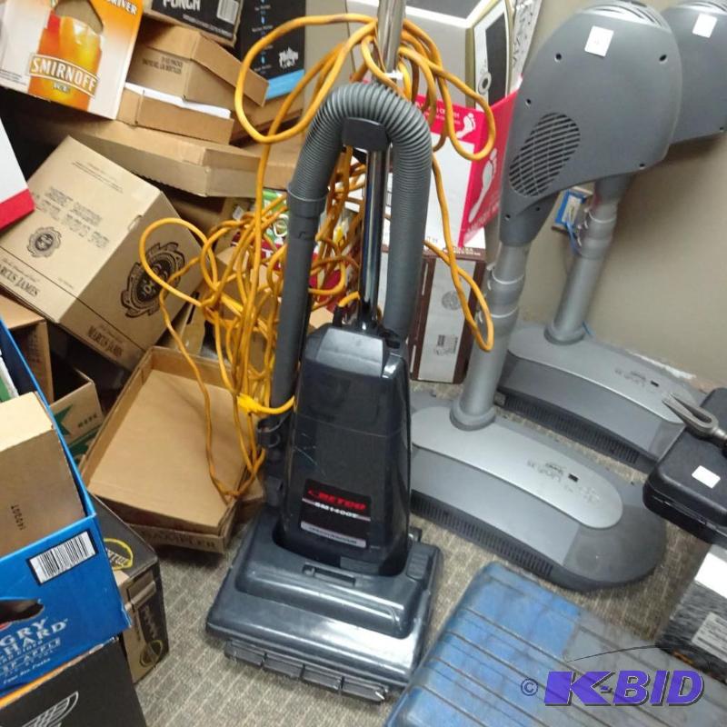 Betco SM1400T upright vacuum...