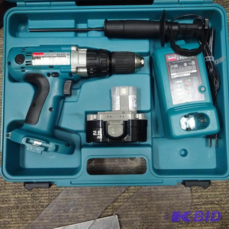 Makita cordless drill. 18 volt. Drill and ham...