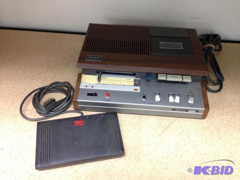 lot 35 image: Vintage Sony Business Transcriber BM-45 with ...