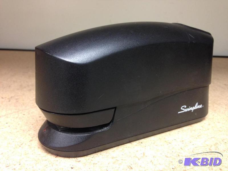 lot 65 image: Swingline Automatic Stapler Battery Powered...