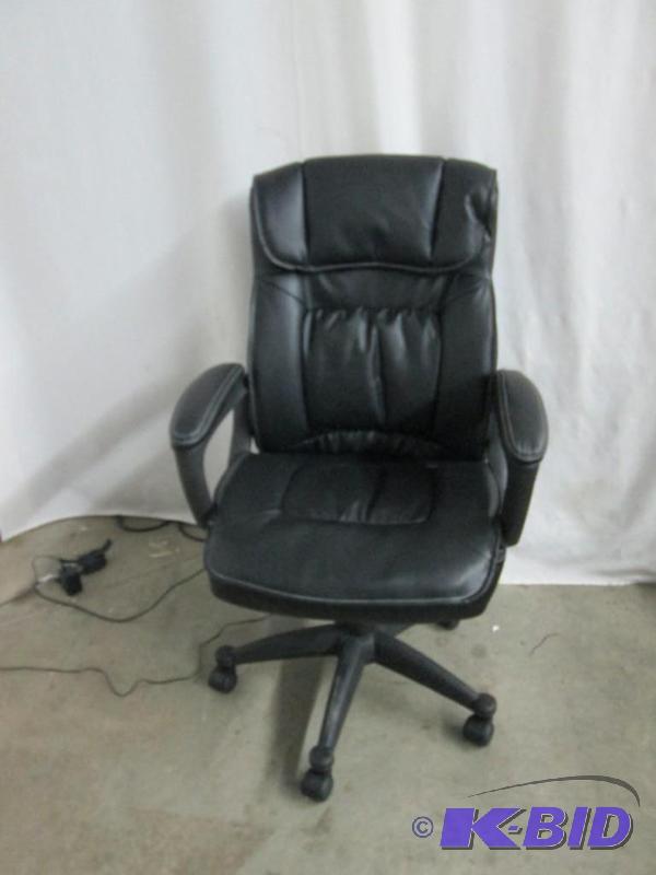 lot 12 image: Serta Executive Chair with Massage