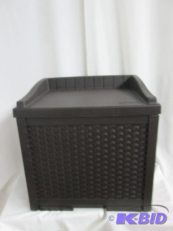 lot 24 image: Suncast Resin Wicker Storage