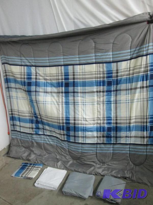 lot 31 image: MyHome Winston Stripe King Comforter Set