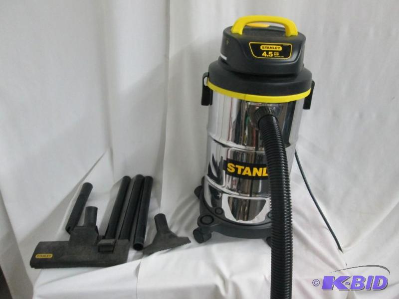 lot 9 image: Stanley 5 Gallon WetDry Vacuum
