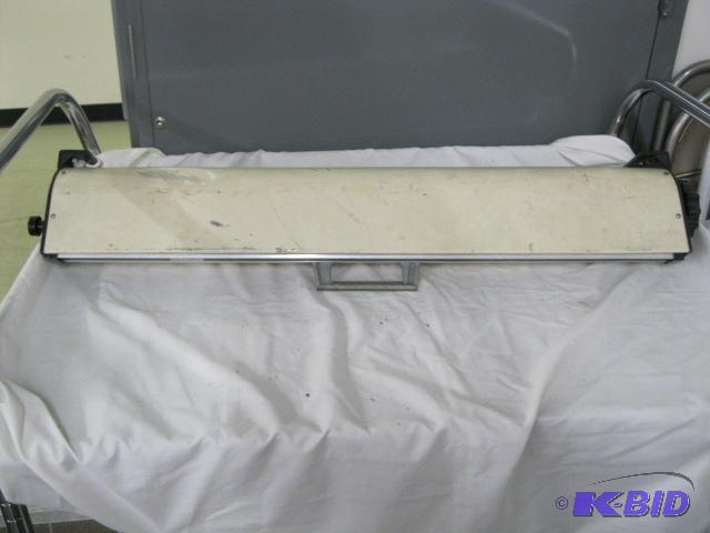 lot 36 image: Vintage Clothes Line