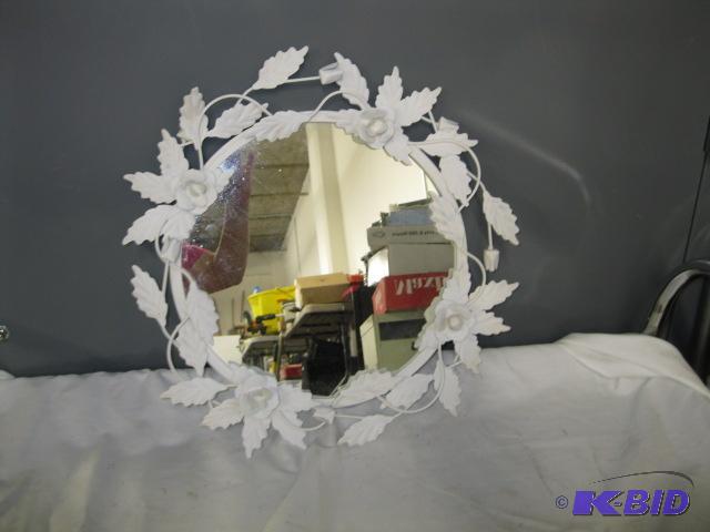 lot 41 image: Mirror