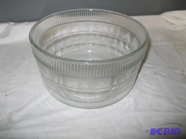 lot 47 image: Mixing Bowl