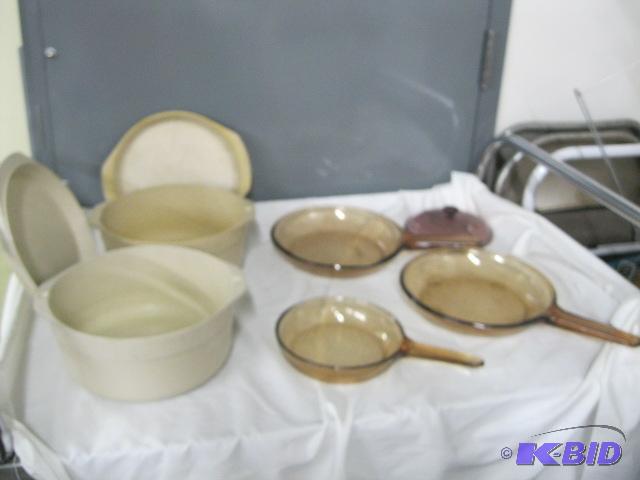 lot 55 image: Anchor Hocking with lids Vision corning fry pans