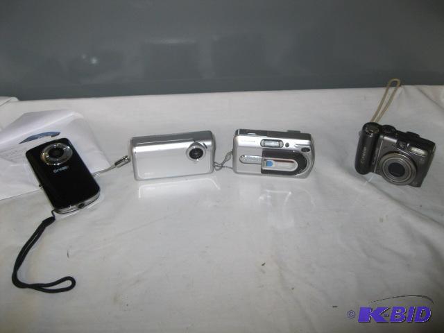 lot 68 image: Cameras