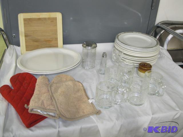 lot 78 image: Kitchen Items