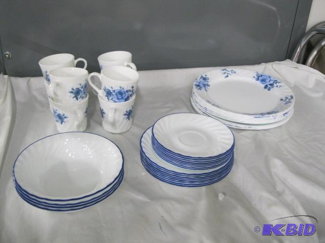 lot 80 image: Dishes