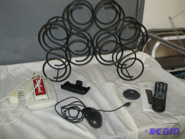 lot 82 image: Household Lot