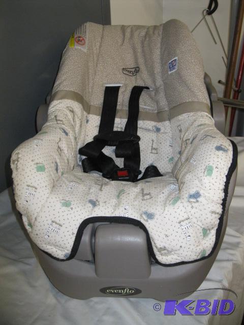 lot 84 image: Car seat carrier