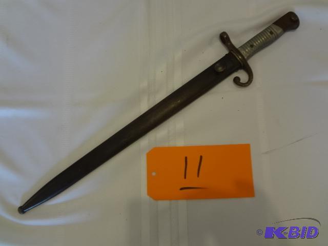 lot 11 image: Bayonet...