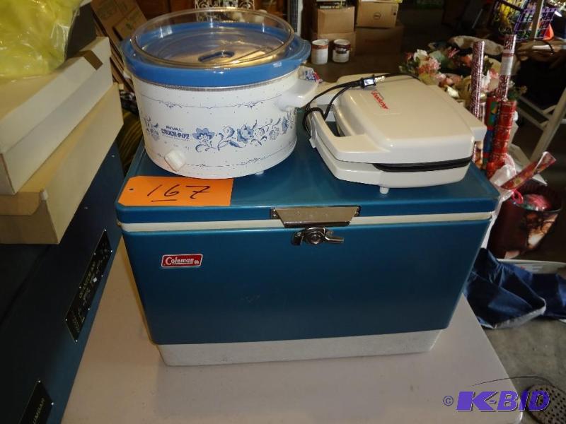 lot 167 image: Coleman Cooler, Toastmaster, Hot Pot...