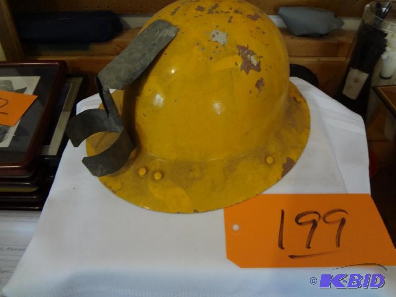 lot 199 image: Real Miners Hat...