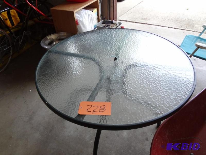 lot 228 image: Patio Table...