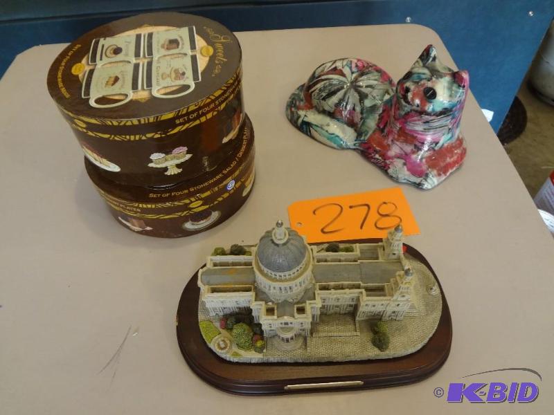 lot 278 image: St. Pauls Cathedral, two boxes of china, cat...