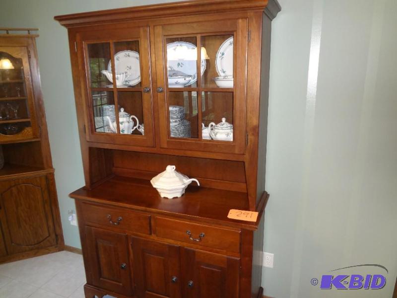 lot 291 image: Cherrywood Hutch, very nice, large, bring hel...