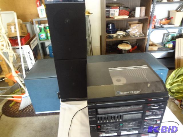 lot 34 image: Stereo...