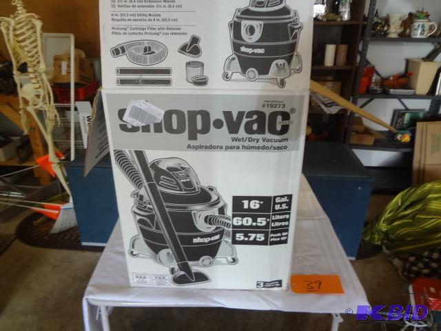 lot 39 image: Shop Vac, almost new...