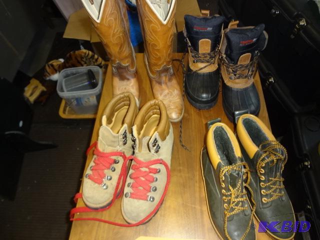 lot 78 image: Boots...