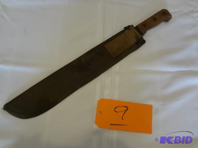 lot 9 image: Machete...