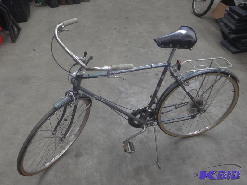 lot 10 image: Columbia Grand Sport Classic-10 Bicycle...