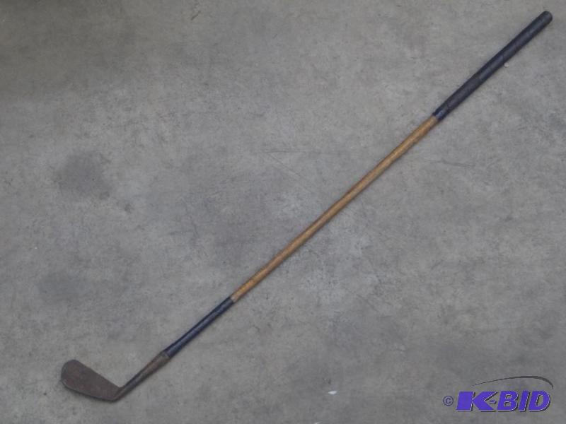lot 101 image: Antique Wood Handled Golf Club...