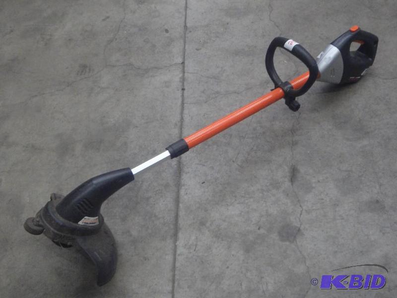 lot 25 image: Remington 18Volt Cordless Trimmer, No Charger...