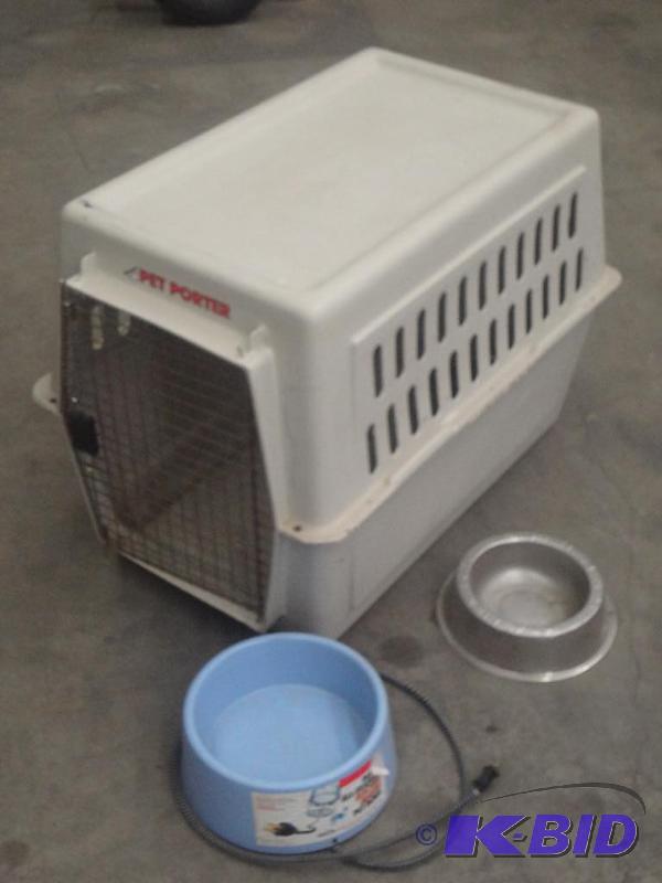 lot 57 image: Large Sized Travel Kennel With (1) Stainless ...