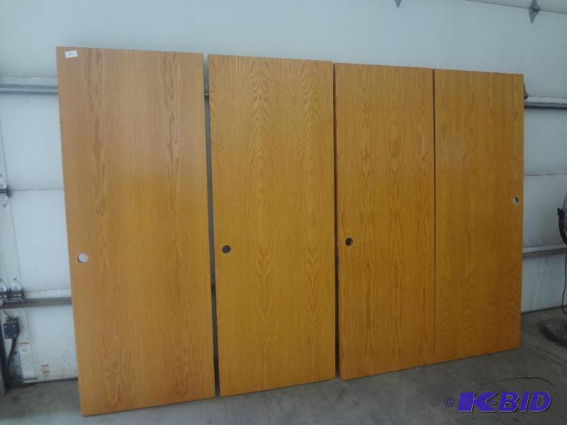 lot 64 image: (4) 29.75" Interior Wooden Doors...