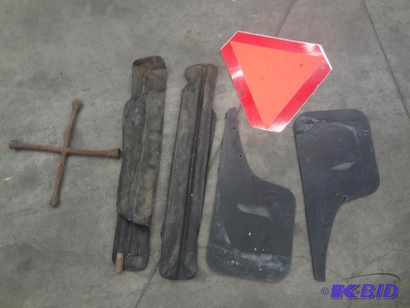 lot 76 image: Lot Of (2) Truckk Tool Kits, (1) Set Of Mud ...