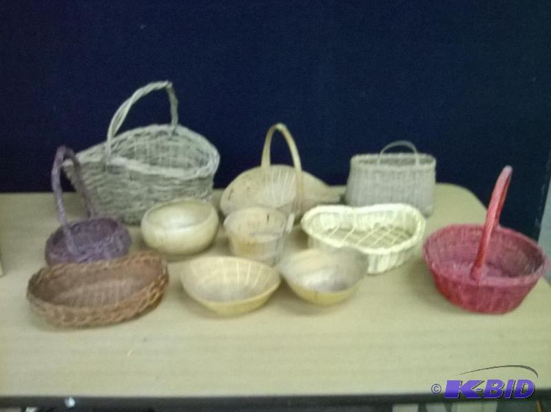 Large Lot of Baskets...