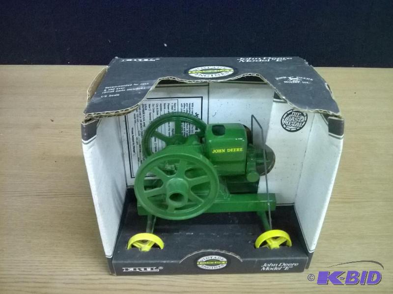 ERTL Vintage Gasoline Engines John Deere Mode...