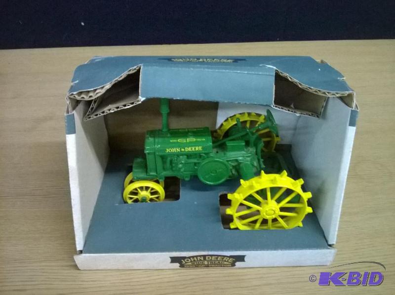 ERTL John Deere Wide Tread 1930 GP Tractor Di...