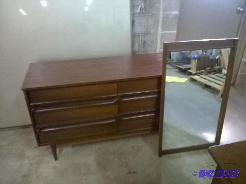 Vanity Dresser...