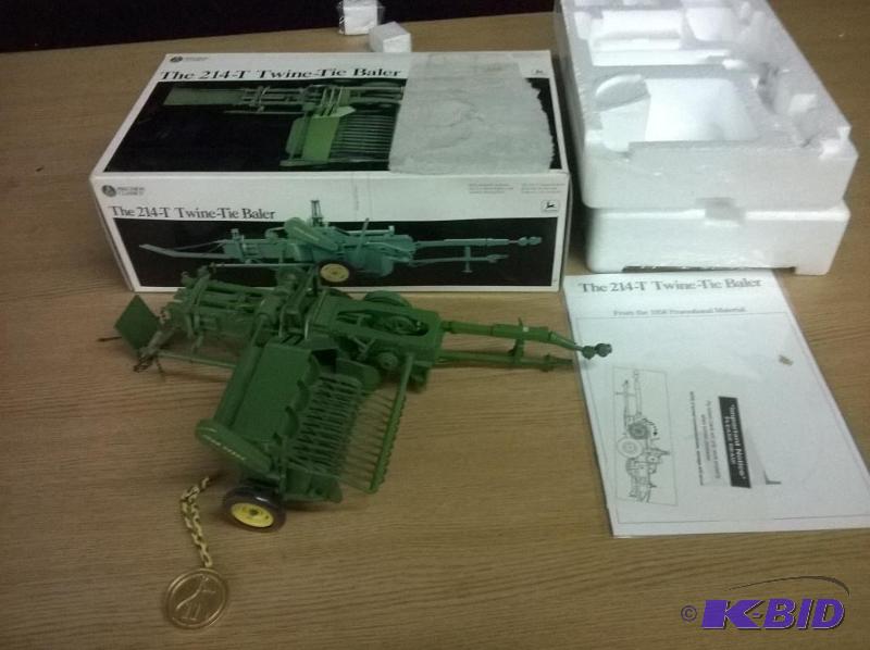 ERTL Precision Classics John Deere 214-T Twin...